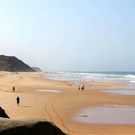 Vale De - 4*