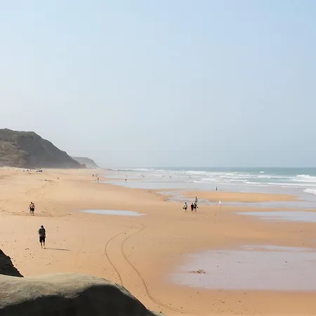 מלון דירות Vale De - 4*