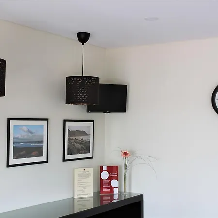 Vale De - מלון דירות לוריניה